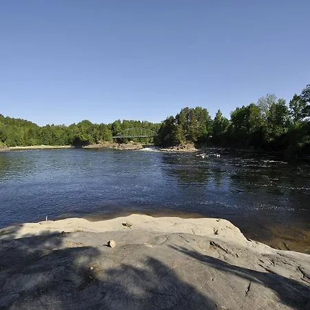 Holmfoss Hytta Ларвик